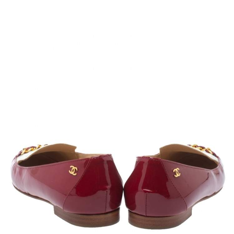 Pre Owned Chanel Red/White Patent Leather Chain-link Loafers Size 38.5