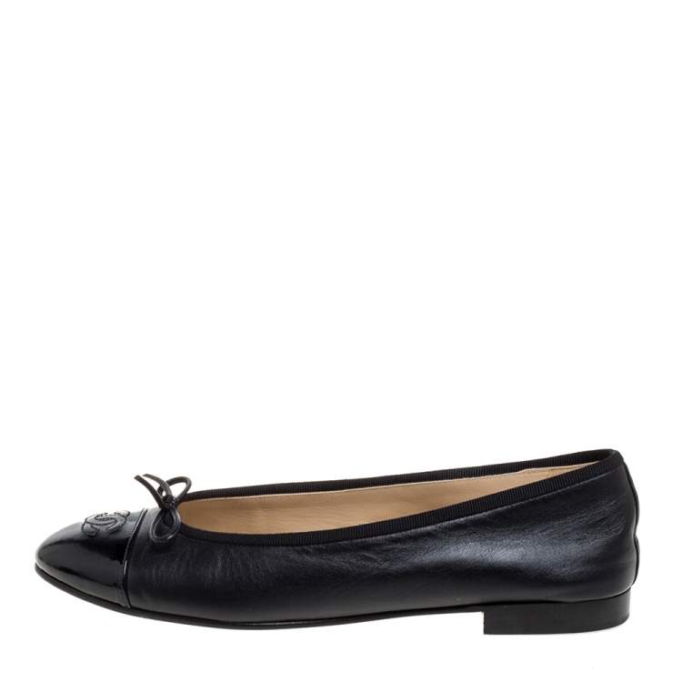 Chanel Black Leather And Patent Leather CC Cap Toe Bow Flats Size