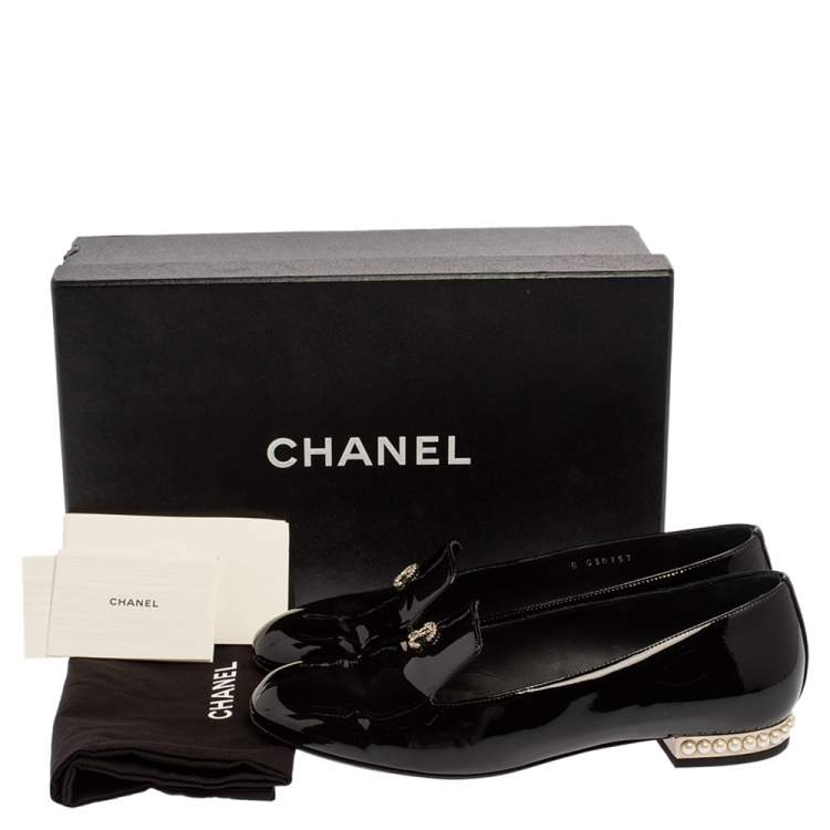 Pre Owned Chanel Black Patent Leather CC Faux Pearl Loafers Size 37