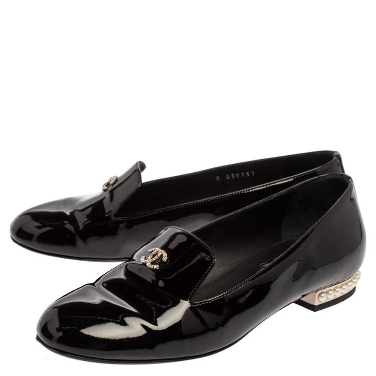 Pre Owned Chanel Black Patent Leather CC Faux Pearl Loafers Size 37