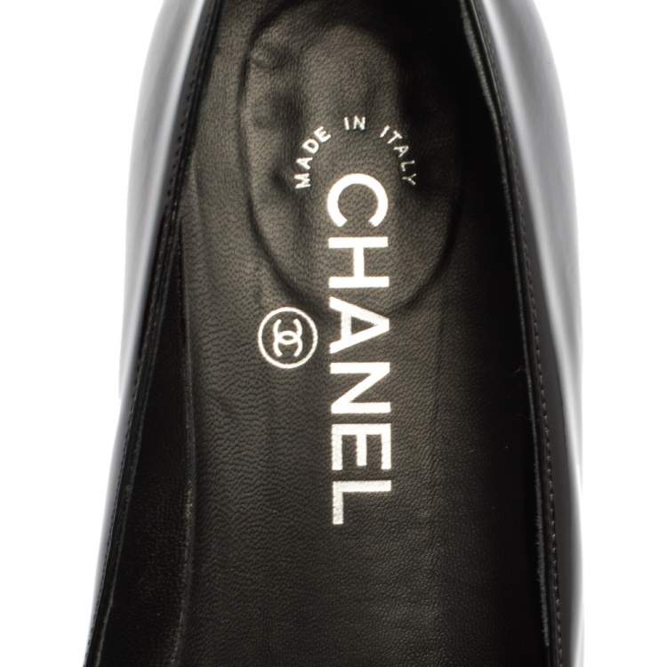 Pre Owned Chanel Black Patent Leather CC Faux Pearl Loafers Size 37