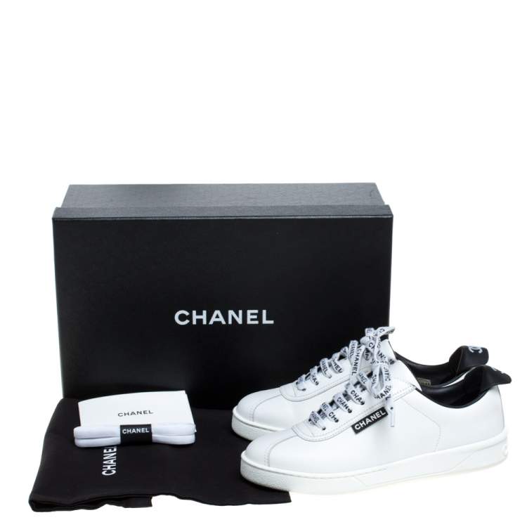 Pre Owned Chanel White Leather Logo Lace Up CC Low Top Sneakers Size 36