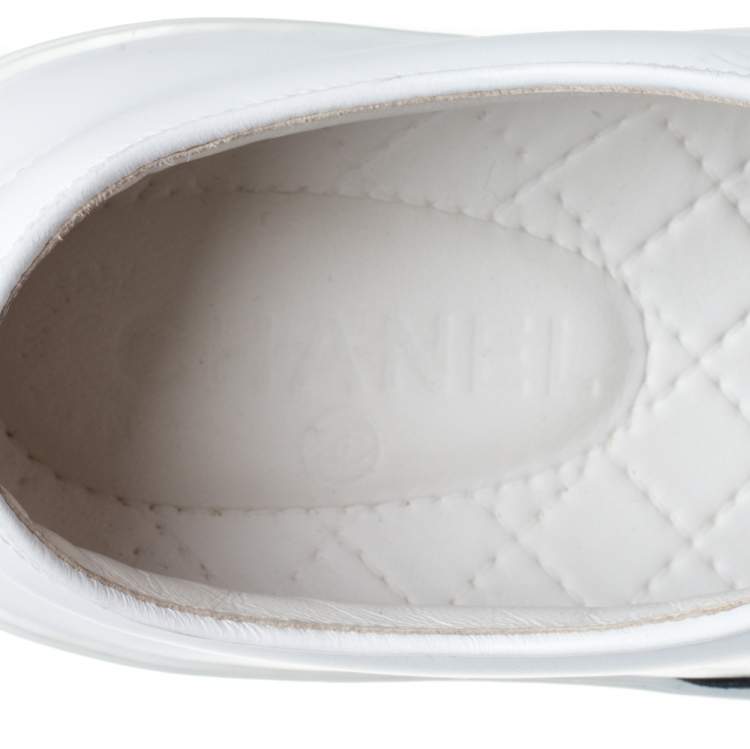 Pre Owned Chanel Blue/White Leather Lace Up Sneakers Size 39