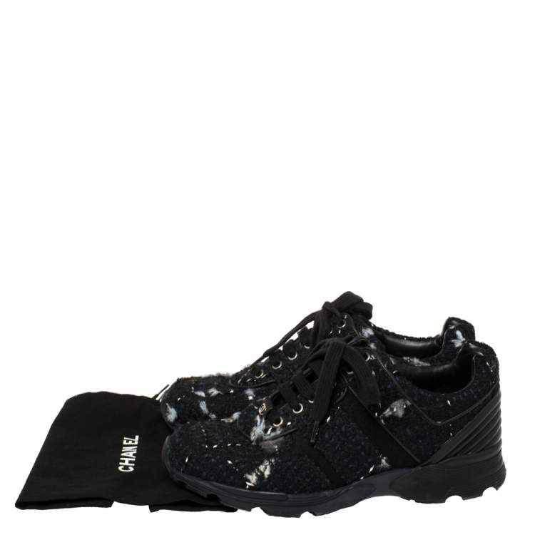 Pre Owned Chanel Black/Blue Tweed And Leather Low Top Sneakers Size 38.5