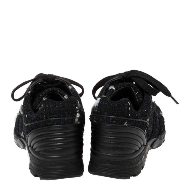 Pre Owned Chanel Black/Blue Tweed And Leather Low Top Sneakers Size 38.5