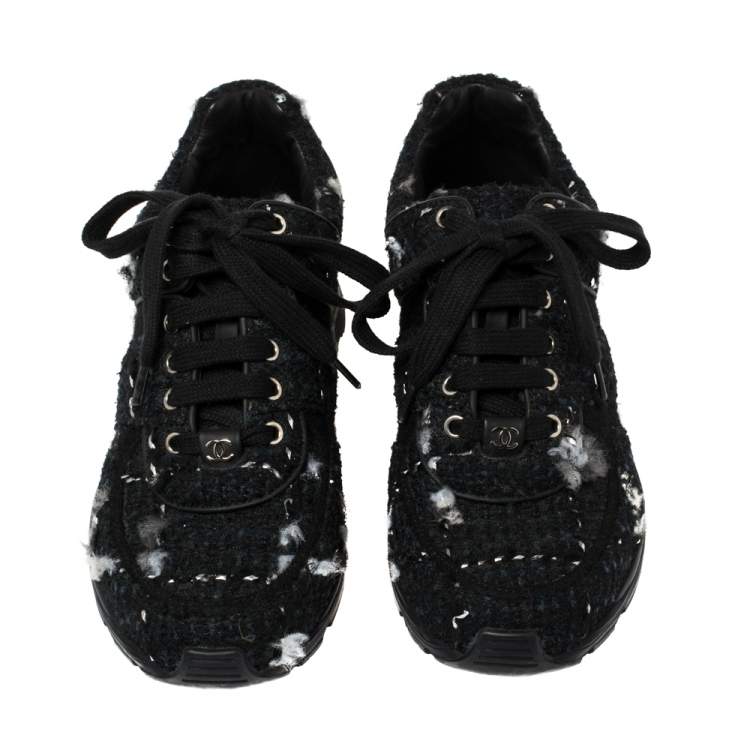 Pre Owned Chanel Black/Blue Tweed And Leather Low Top Sneakers Size 38.5