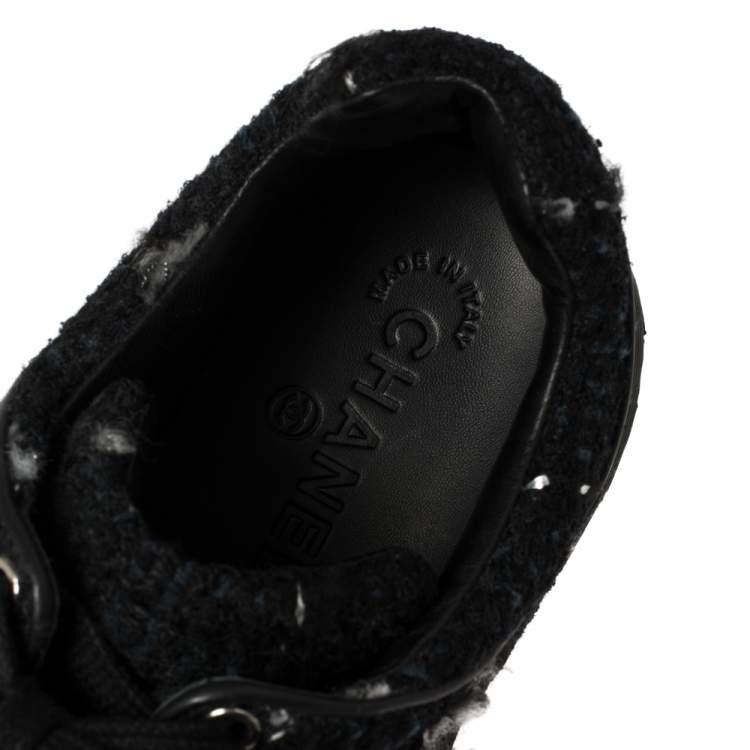 Pre Owned Chanel Black/Blue Tweed And Leather Low Top Sneakers Size 38.5