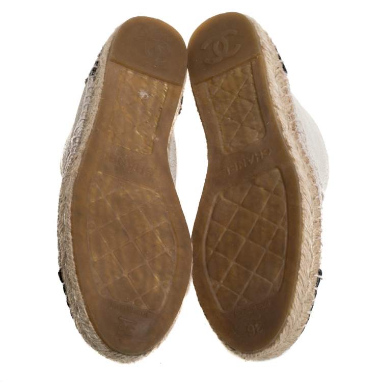 مملوكة مسبقًا Chanel White/Black Textured Leather CC Cap Toe High Top Espadrille Sneakers Size 36