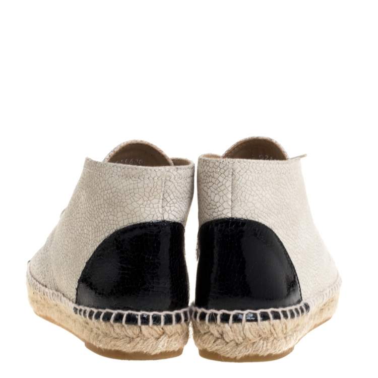 مملوكة مسبقًا Chanel White/Black Textured Leather CC Cap Toe High Top Espadrille Sneakers Size 36