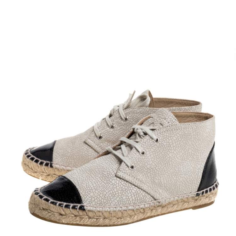 مملوكة مسبقًا Chanel White/Black Textured Leather CC Cap Toe High Top Espadrille Sneakers Size 36