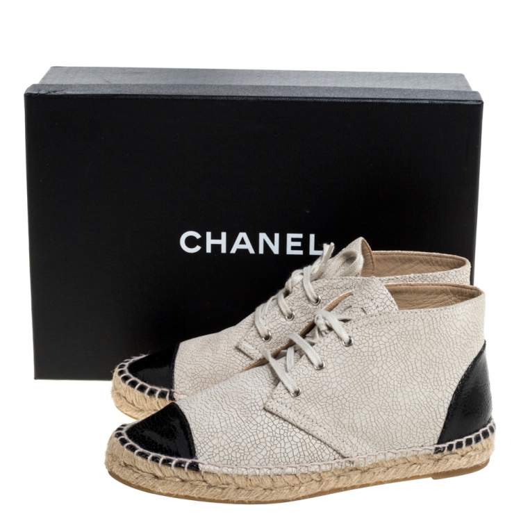 مملوكة مسبقًا Chanel White/Black Textured Leather CC Cap Toe High Top Espadrille Sneakers Size 36