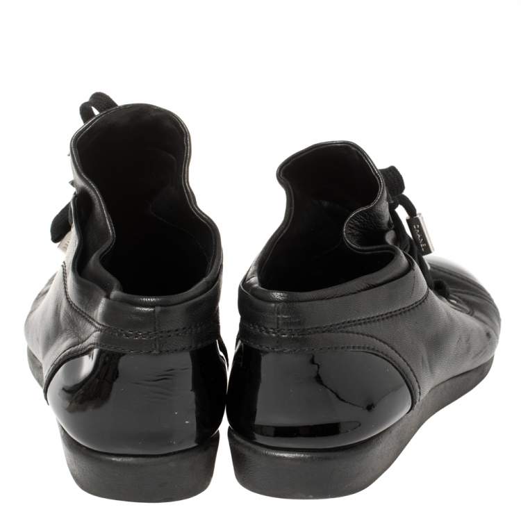 Pre Owned Chanel Black Leather and Patent Leather Cap Toe CC Sneakers Size 41