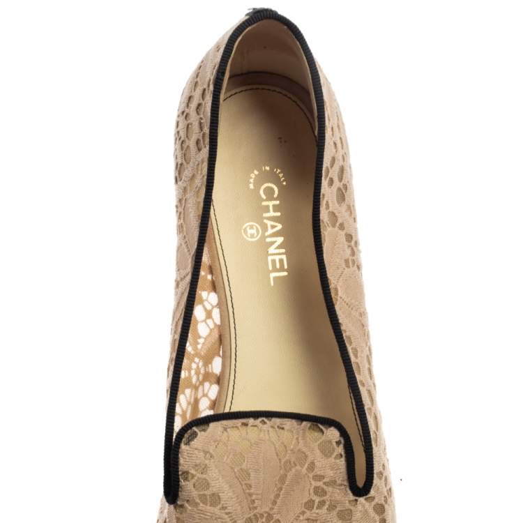 Pre Owned Chanel Beige/Black Lace Bow CC Smoking Slippers Size 38.5