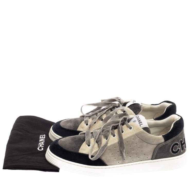 مملوكة مسبقًا Chanel Multicolor Velvet Logo Sneakers Size 39.5