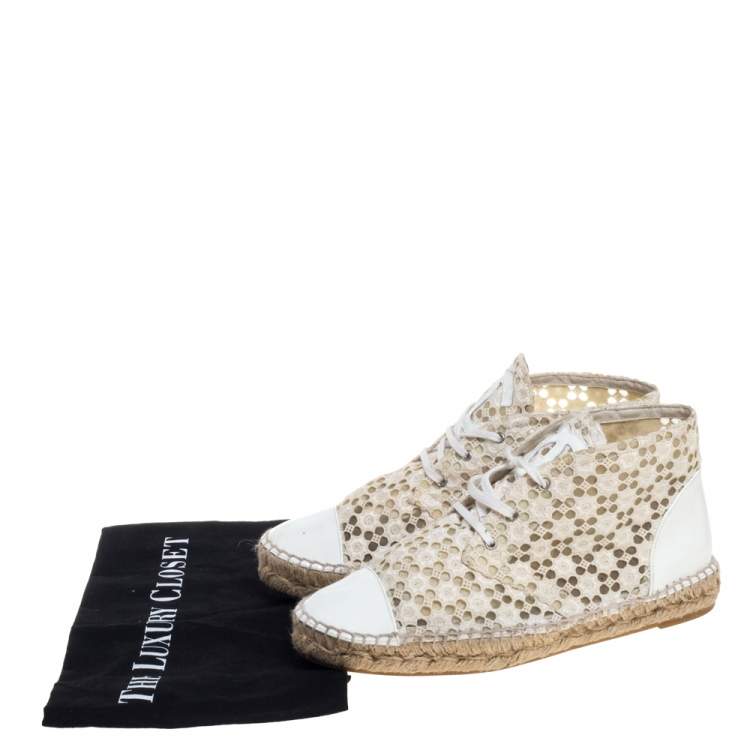 Pre Owned Chanel White/Cream Eyelet  Lace And Patent Leather  Espadrilles Size 39