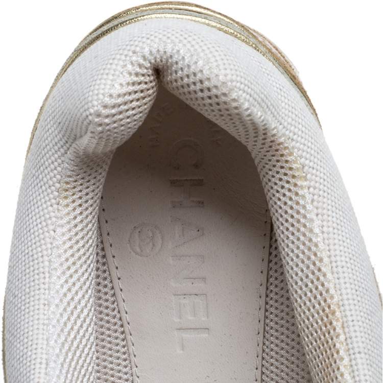 مملوكة مسبقًا Chanel White/Beige Mesh And Suede CC Low Top Sneakers Size 40.5