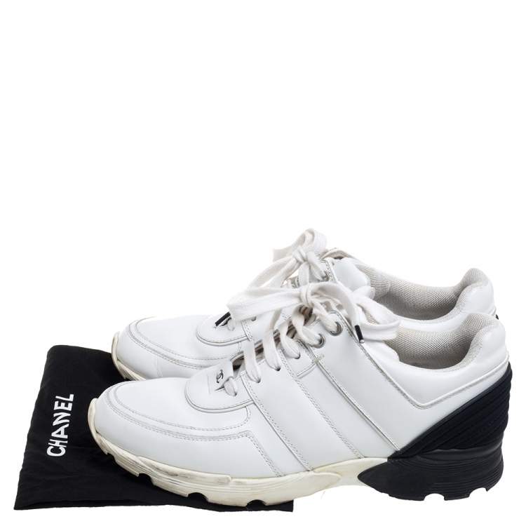 Pre Owned Chanel White/Black Leather And Fabric CC Low Top Sneakers Size 40
