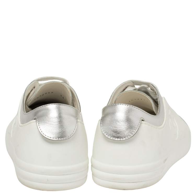 Pre Owned Chanel White/Silver Leather and Rubber  CC Low Top Sneakers Size 38.5