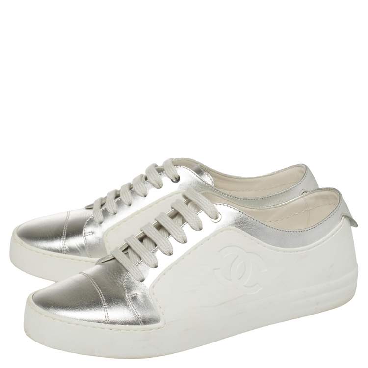 Pre Owned Chanel White/Silver Leather and Rubber  CC Low Top Sneakers Size 38.5