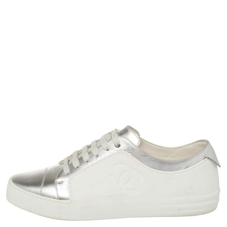 Pre Owned Chanel White/Silver Leather and Rubber  CC Low Top Sneakers Size 38.5