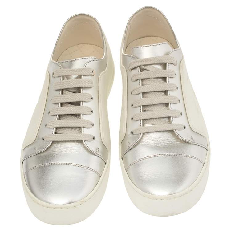 Pre Owned Chanel White/Silver Leather and Rubber  CC Low Top Sneakers Size 38.5