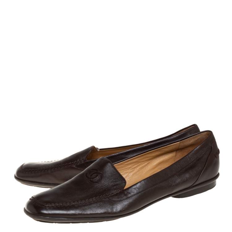 Pre Owned Chanel Brown Leather CC Square Toe Loafers Size 40.5