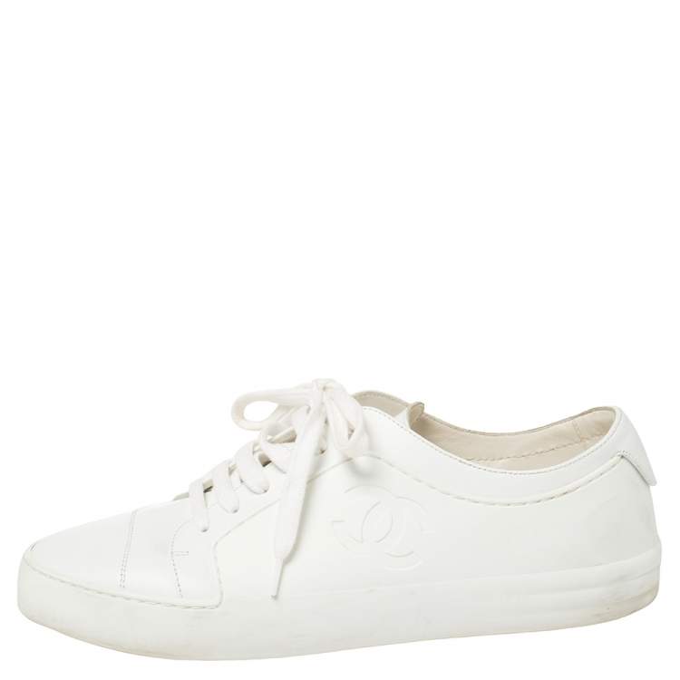 New CHANEL White Leather CC Sport Runner Lace Up Sneakers Kicks Shoes Size  38