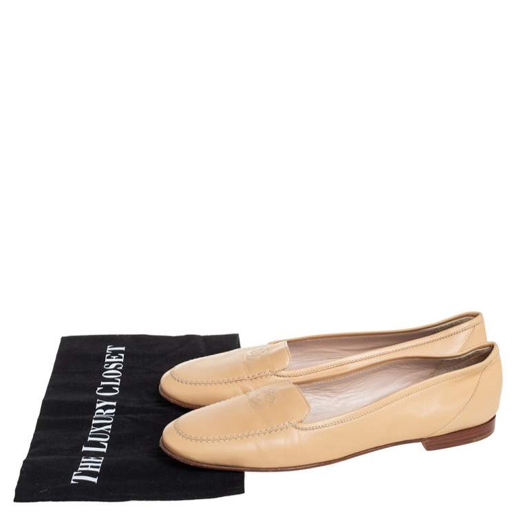 Pre Owned Chanel Beige Leather CC Slip on Loafers Size 41