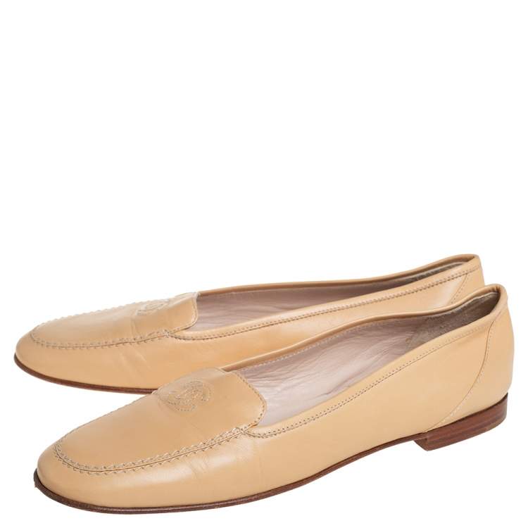 Pre Owned Chanel Beige Leather CC Slip on Loafers Size 41