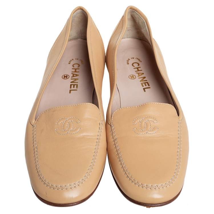 Pre Owned Chanel Beige Leather CC Slip on Loafers Size 41