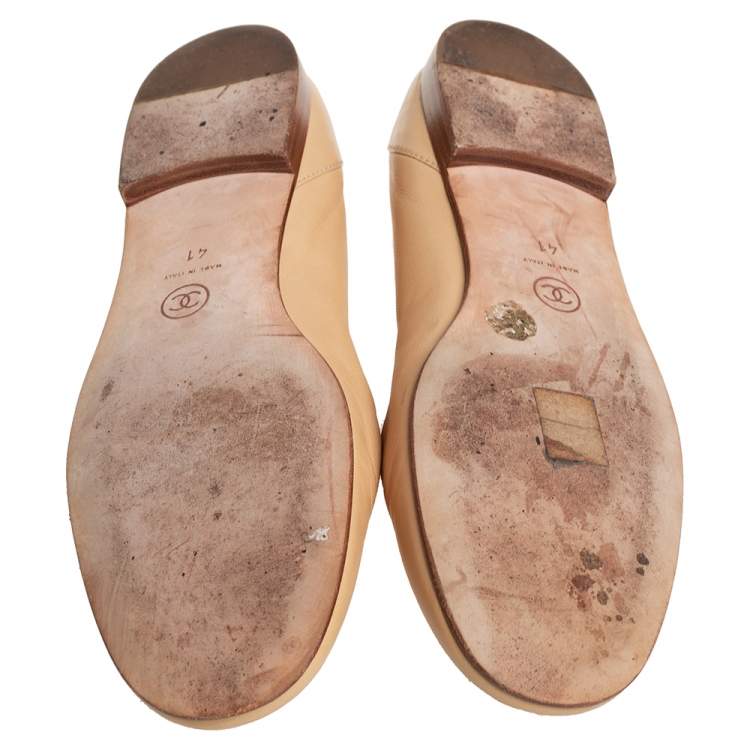 Pre Owned Chanel Beige Leather CC Slip on Loafers Size 41