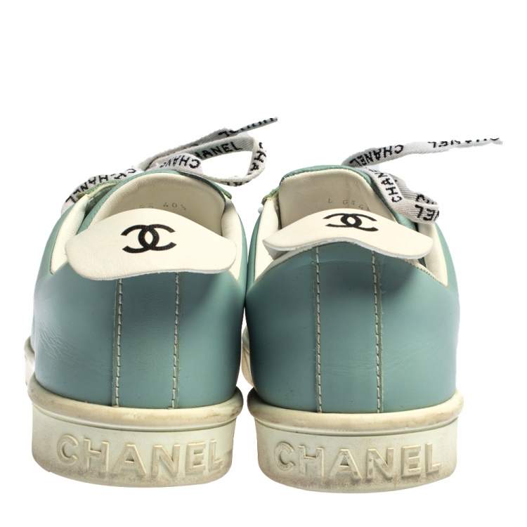 Pre Owned Chanel Blue Leather CC Low Top Sneakers Size 40.5