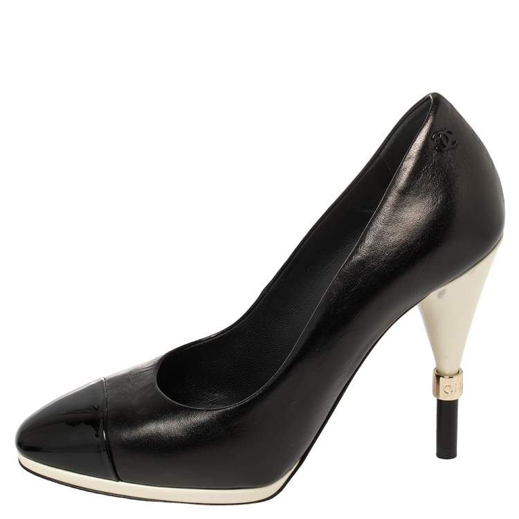 Chanel Black Leather And Patent Leather CC Cap Toe Pumps Size 35.5 Chanel