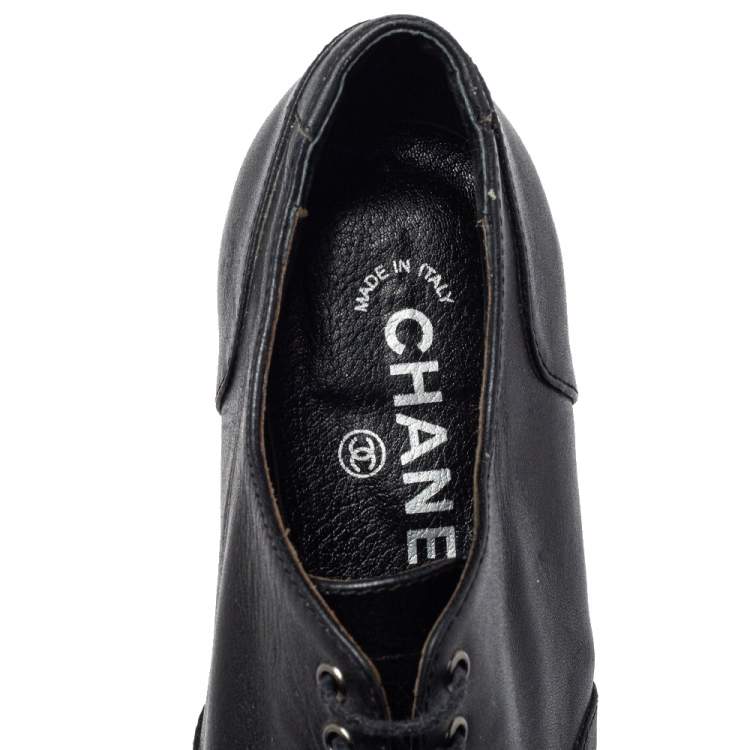Pre Owned Chanel Black Leather And Fabric CC Cap Toe Wedge Oxford Size 36