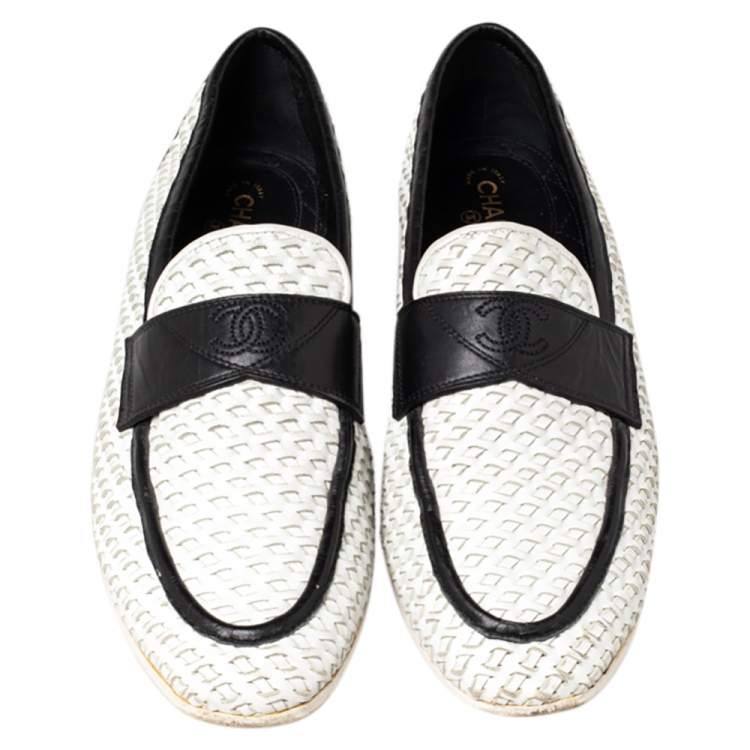 Pre Owned Chanel White/Black Woven Leather Slip On Loafers Size 38