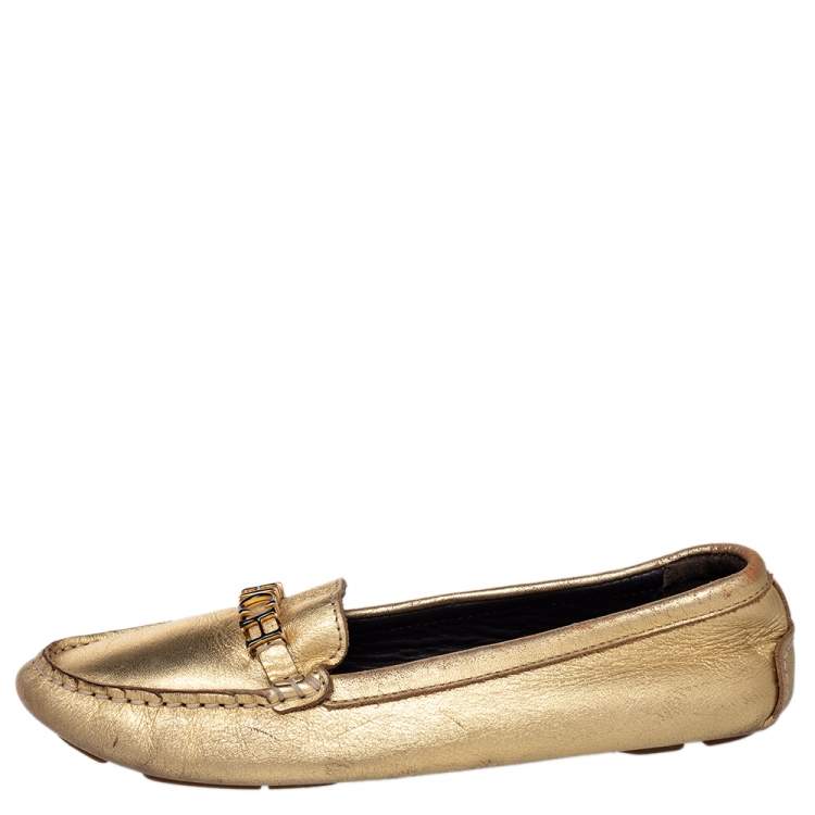 Pre Owned Carolina Herrera Gold Leather Logo Detail Slip On Loafers Size 38