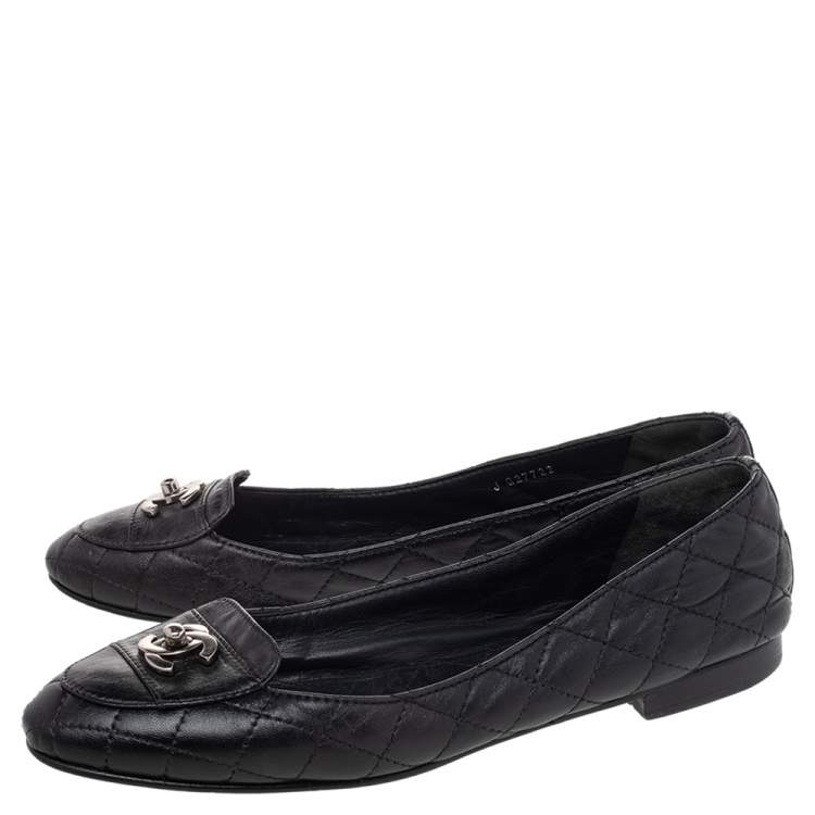 Pre Owned Chanel Black Quilted Leather CC Loafers Size 40