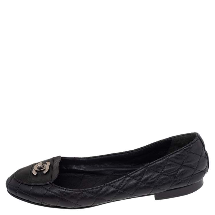 Pre Owned Chanel Black Quilted Leather CC Loafers Size 40