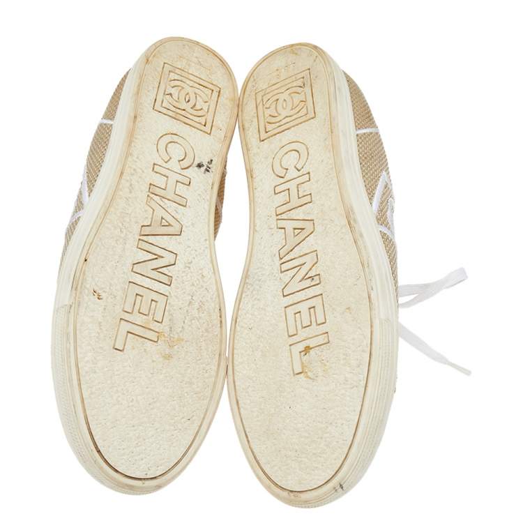 Pre Owned Chanel Beige Canvas And Leather CC Low Top Sneakers Size 39.5