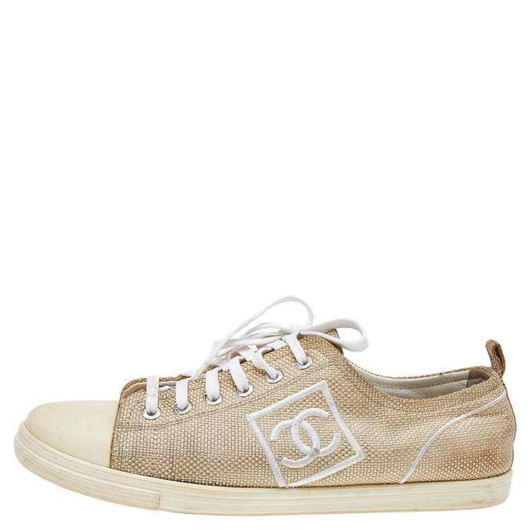 Pre Owned Chanel Beige Canvas And Leather CC Low Top Sneakers Size 39.5