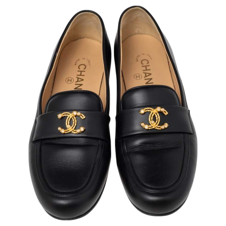 Pre Owned Chanel Black Leather CC Logo  Slip On Loafers Size 38