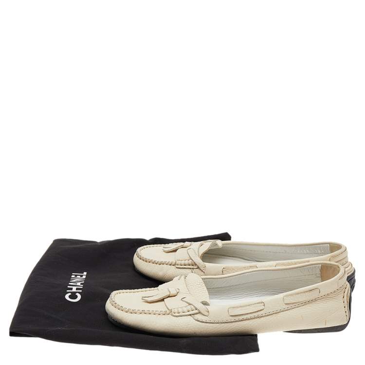 Pre Owned Chanel Cream Leather Slip on Loafers Size 38.5