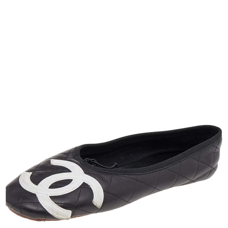 Chanel White and Black Pleated Cambon Leather Ballet Flat at 1stDibs  chanel  cambon ballet flats, chanel cambon ballerina flats, chanel cambon shoes
