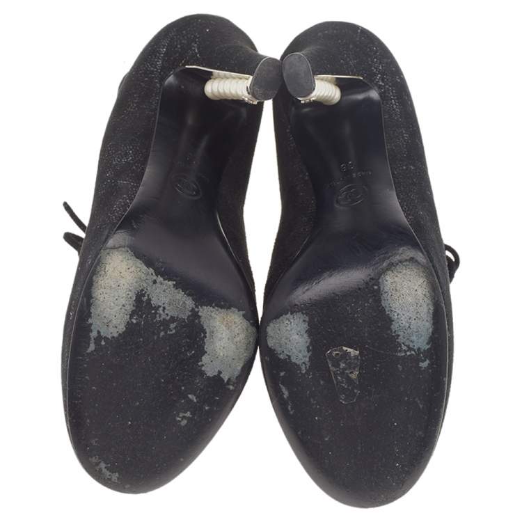 Pre Owned Chanel Black/Silver Suede Pearl Heel Lace Up Ankle Boots Size 38