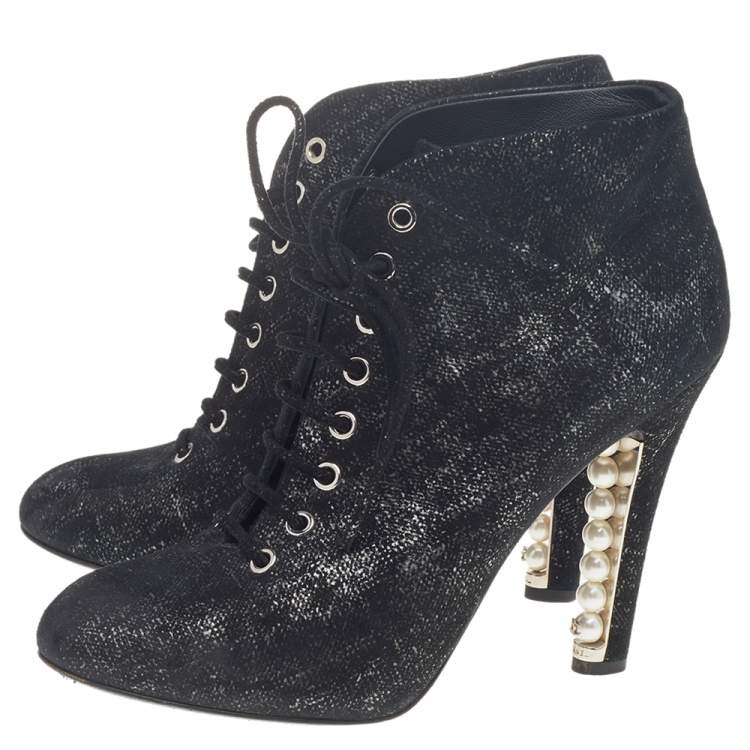 Pre Owned Chanel Black/Silver Suede Pearl Heel Lace Up Ankle Boots Size 38