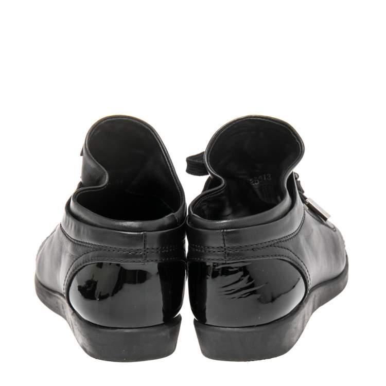 Pre Owned  Chanel Black Patent And  Leather CC Lace Up Sneakers Size 39