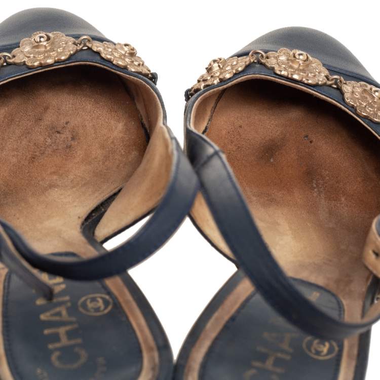 Pre Owned Chanel Navy Blue Leather CC Cap Toe Wedge Slingback Sandals Size 37