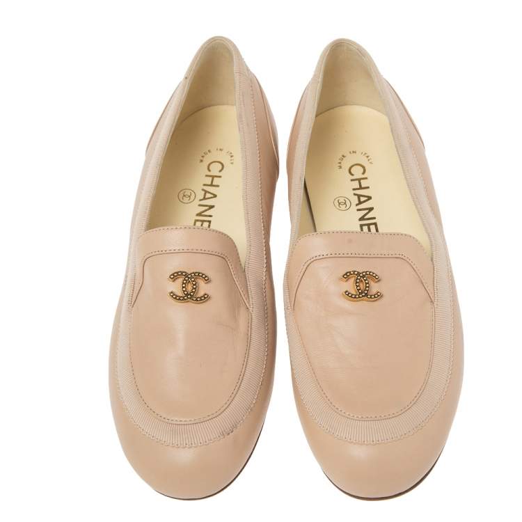 Pre Owned Chanel Beige Leather CC Loafer Size 36