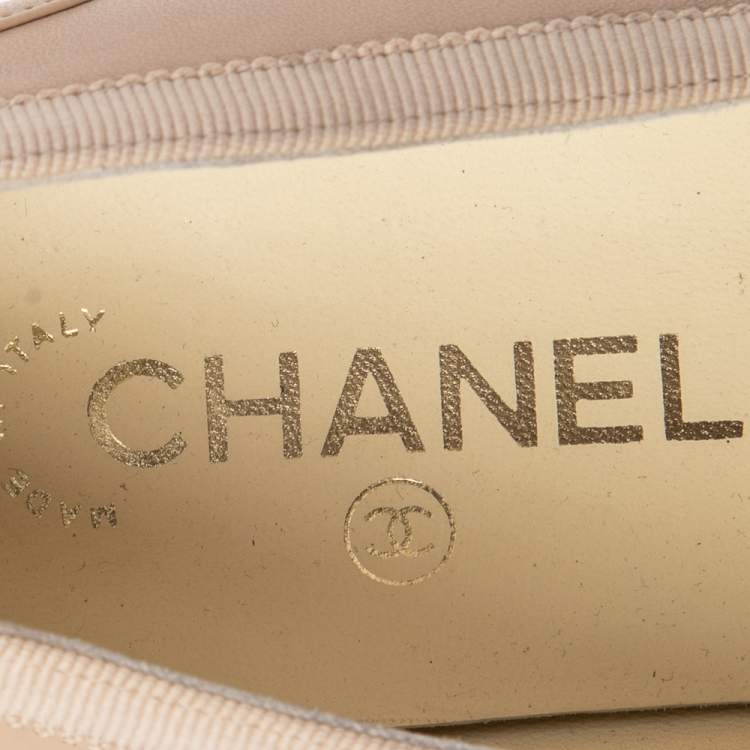 Pre Owned Chanel Beige Leather CC Loafer Size 36