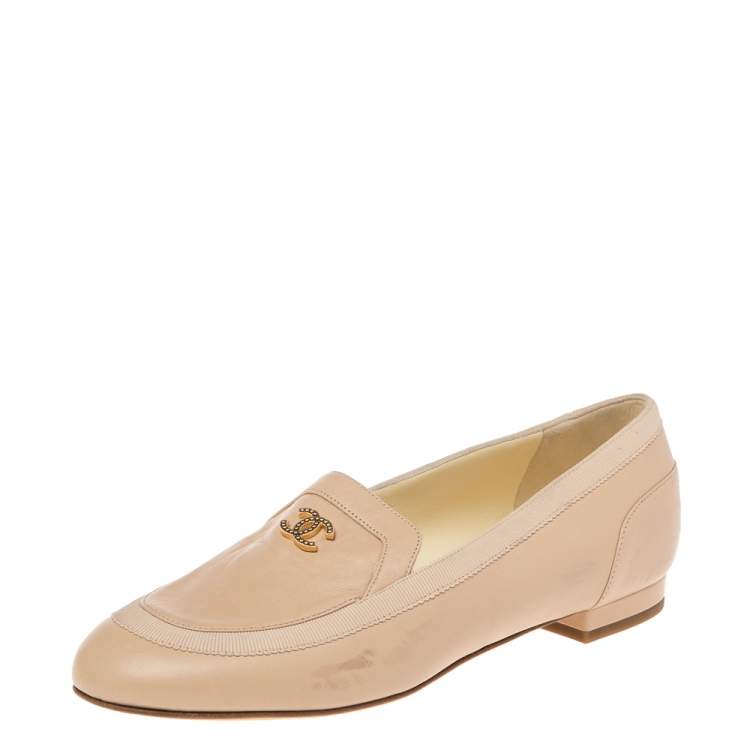 Pre Owned Chanel Beige Leather CC Loafer Size 36